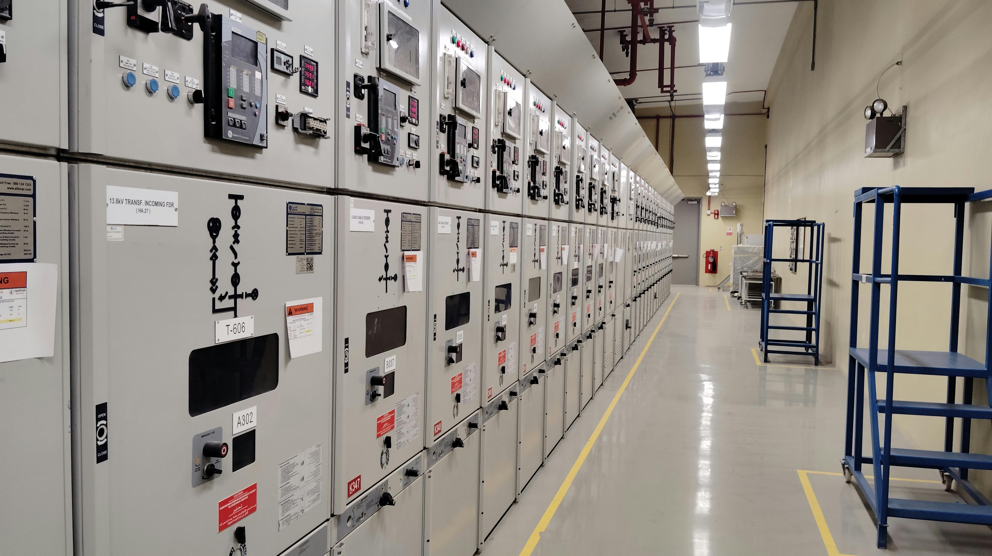 Industrial thermal monitoring device for switchgear hot spot detection